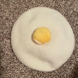 Egg-Inspired White Beret
